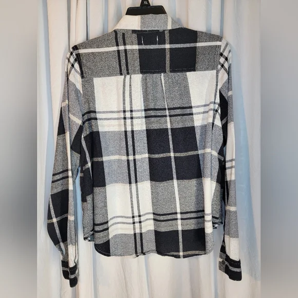 100% Cotton Black, White, &Tan Plaid Button-Up Shirt - Picture 2 of 8